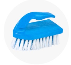 MINI ESCOBILLA ROPA PLASTICO HUDE C/MANGO